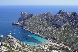 1200px-Calanque_de_Sormiou-copie4 (1)