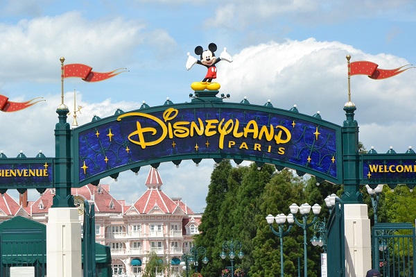 disneyland-paris-2272907_1280